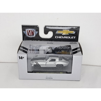 M2 Machines 1:64 Chevrolet Corvette 427 1969 silver